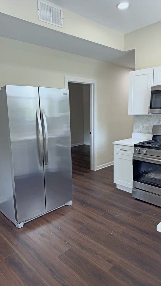 1141 S Saint Louis Ave #2 - Photo 3 of 21