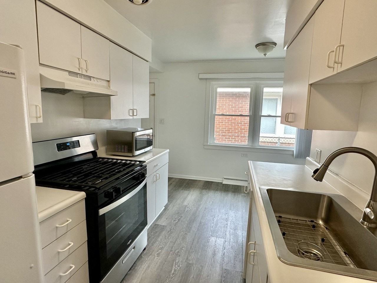 5452 Brummel St - Photo 5 of 30
