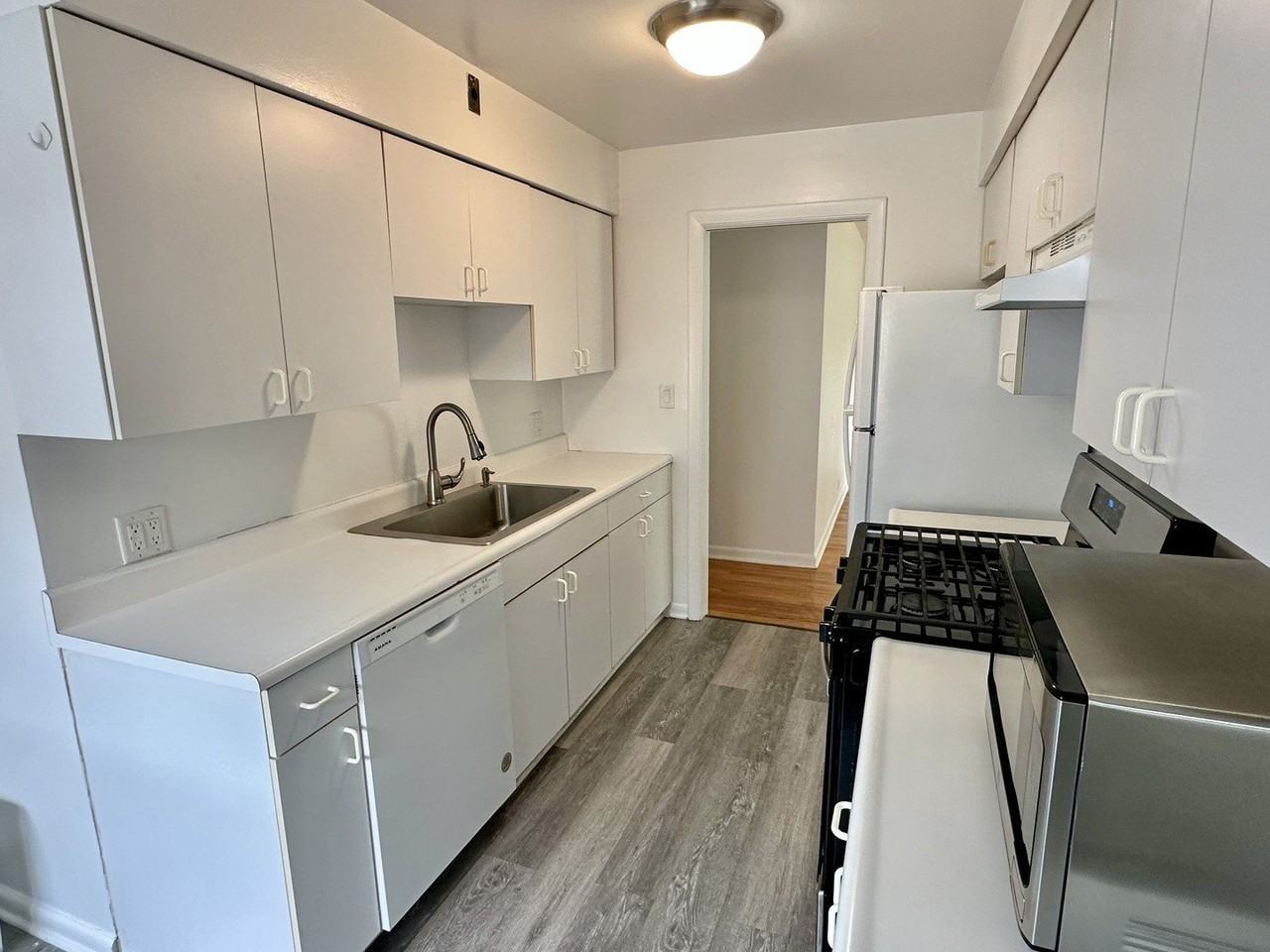 5452 Brummel St - Photo 7 of 30