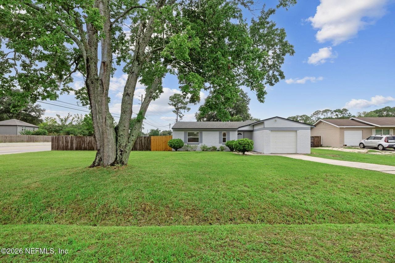 7600 Pheasant Run Dr - Photo 4 of 50