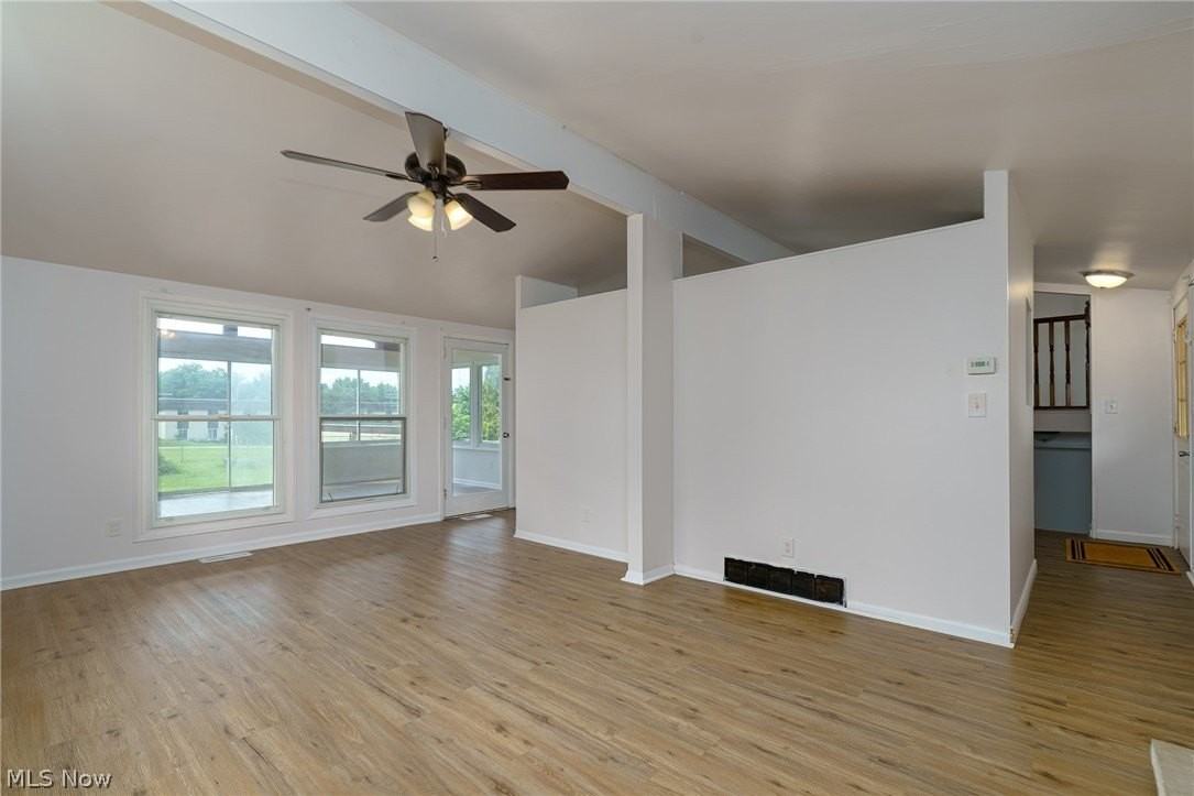 9081 Royalton Rd - Photo 7 of 30
