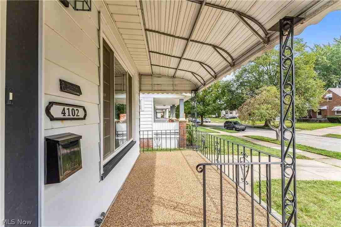 4102 Pershing Ave - Photo 3 of 25