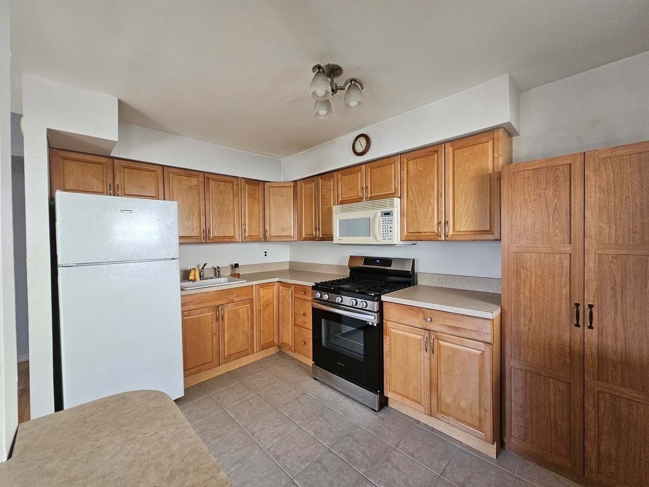40 Copley St - Photo 4 of 10