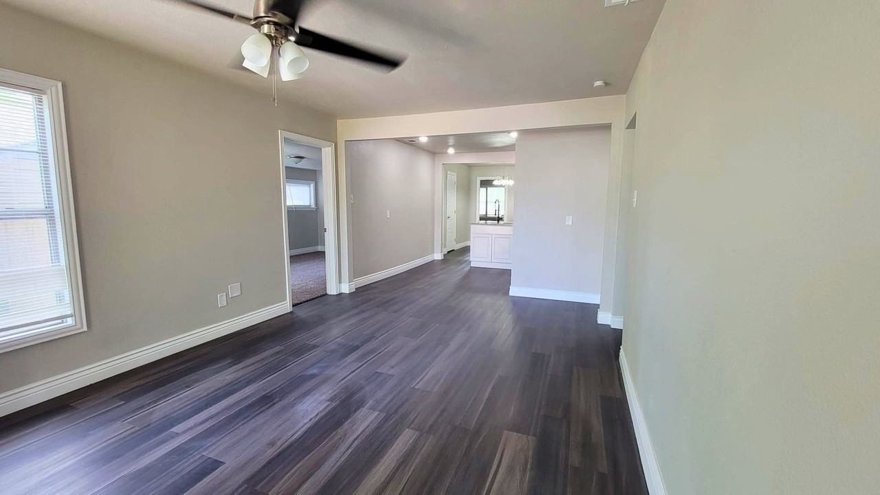 4205 5th Ave - Photo 2 of 7