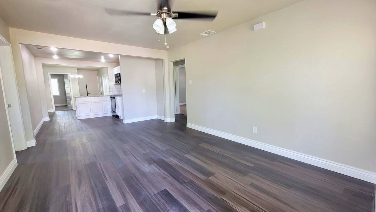 4205 5th Ave - Photo 3 of 7