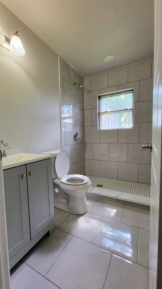 4205 5th Ave - Photo 5 of 7