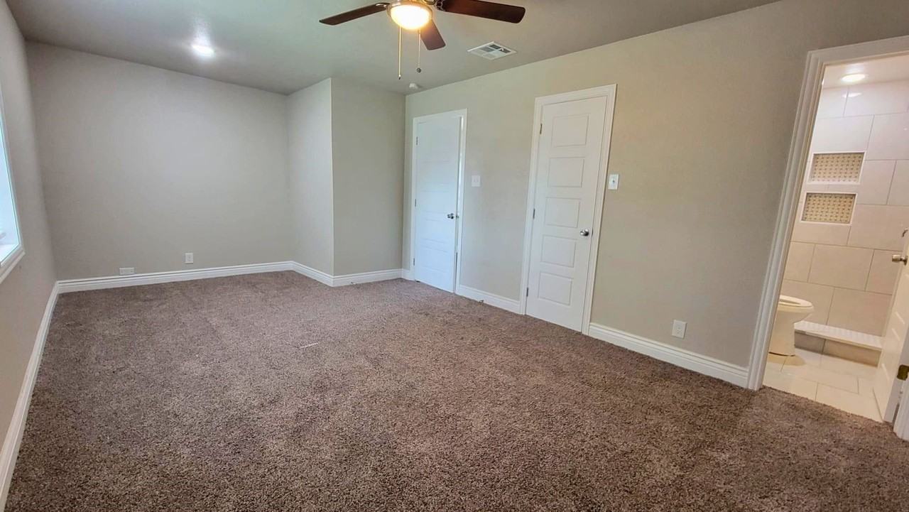 4205 5th Ave - Photo 6 of 7