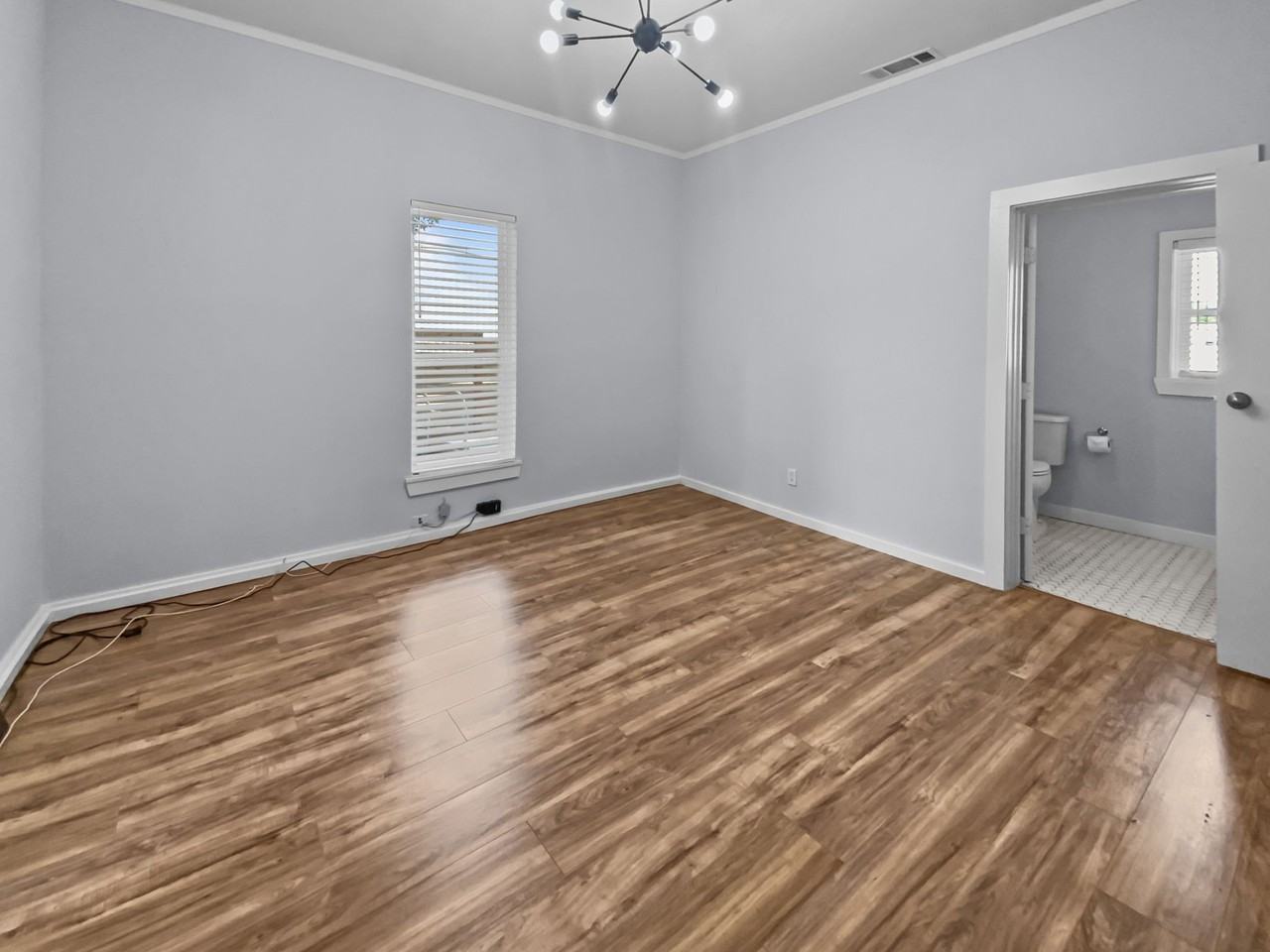 815 Stonecrest Rd - Photo 4 of 17