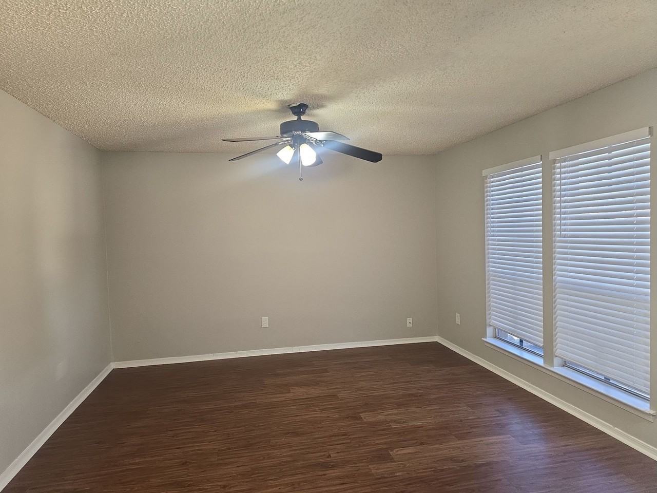 6620 Lyndale Dr - Photo 3 of 11