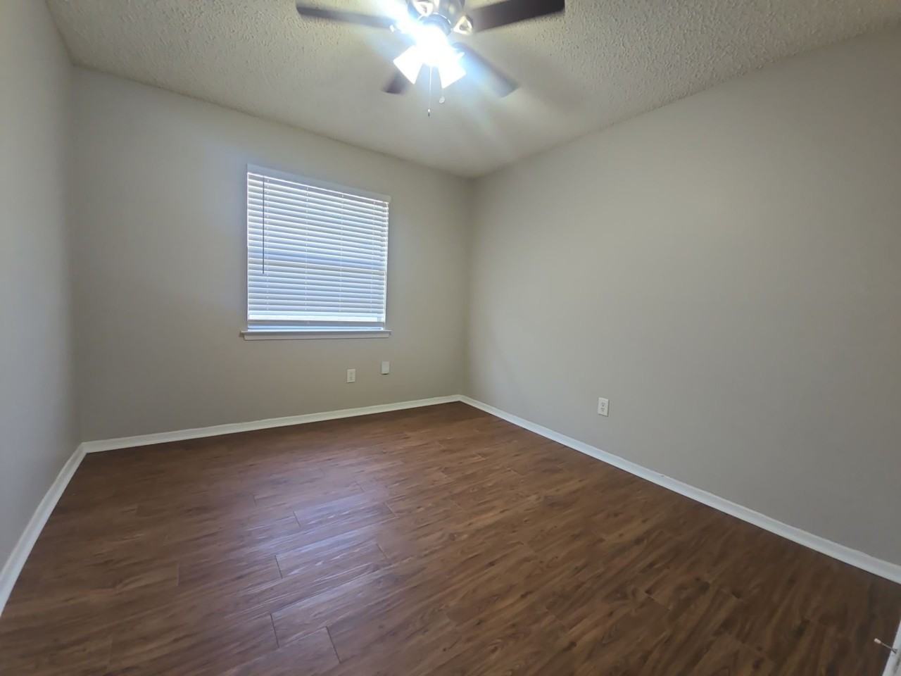 6620 Lyndale Dr - Photo 6 of 11