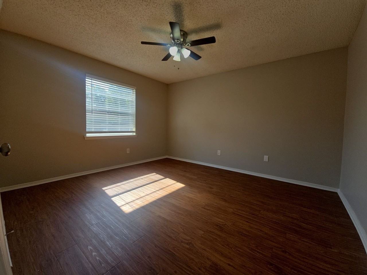 6620 Lyndale Dr - Photo 7 of 11