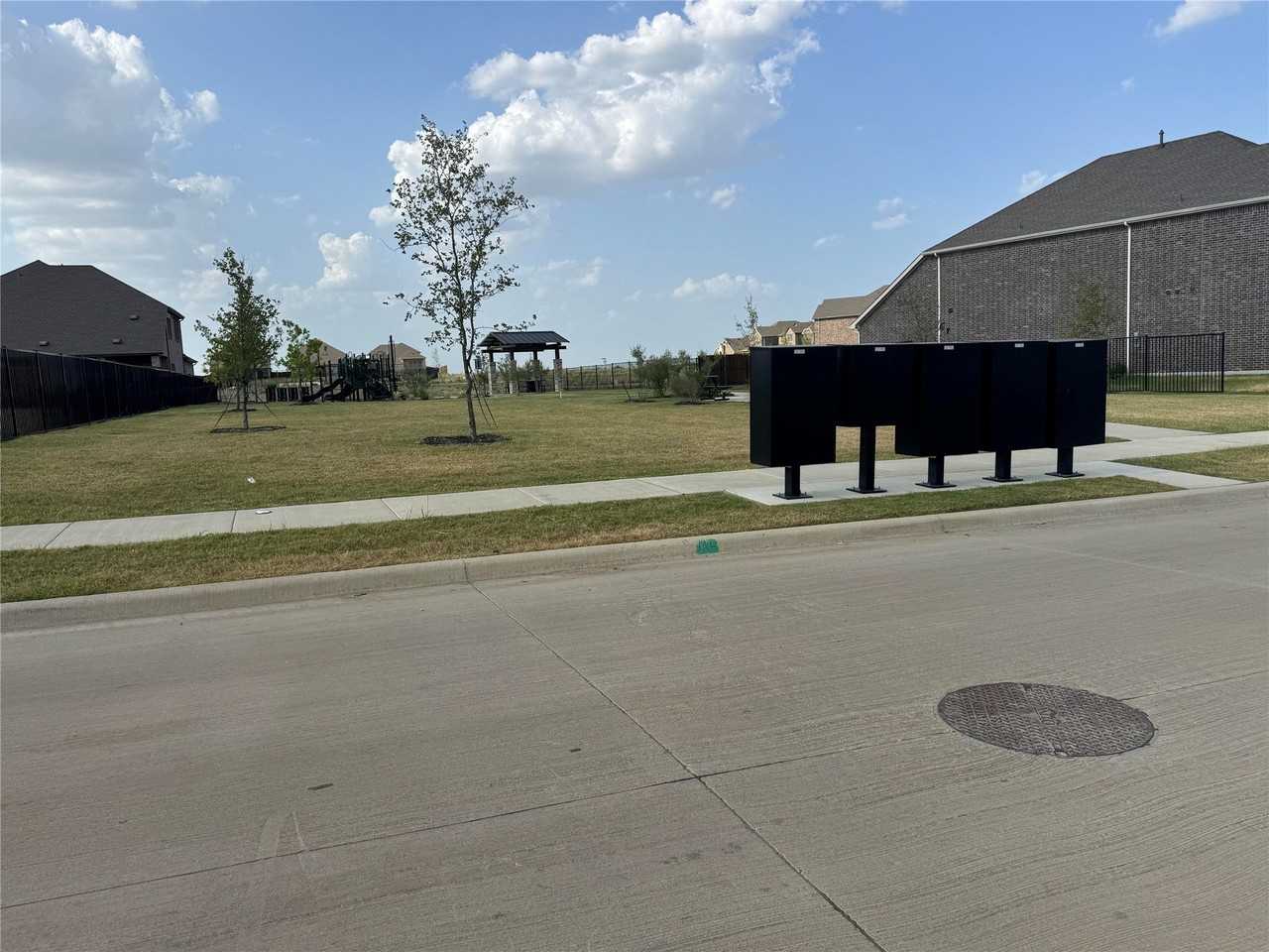 2516 Grapevine Way - Photo 2 of 10