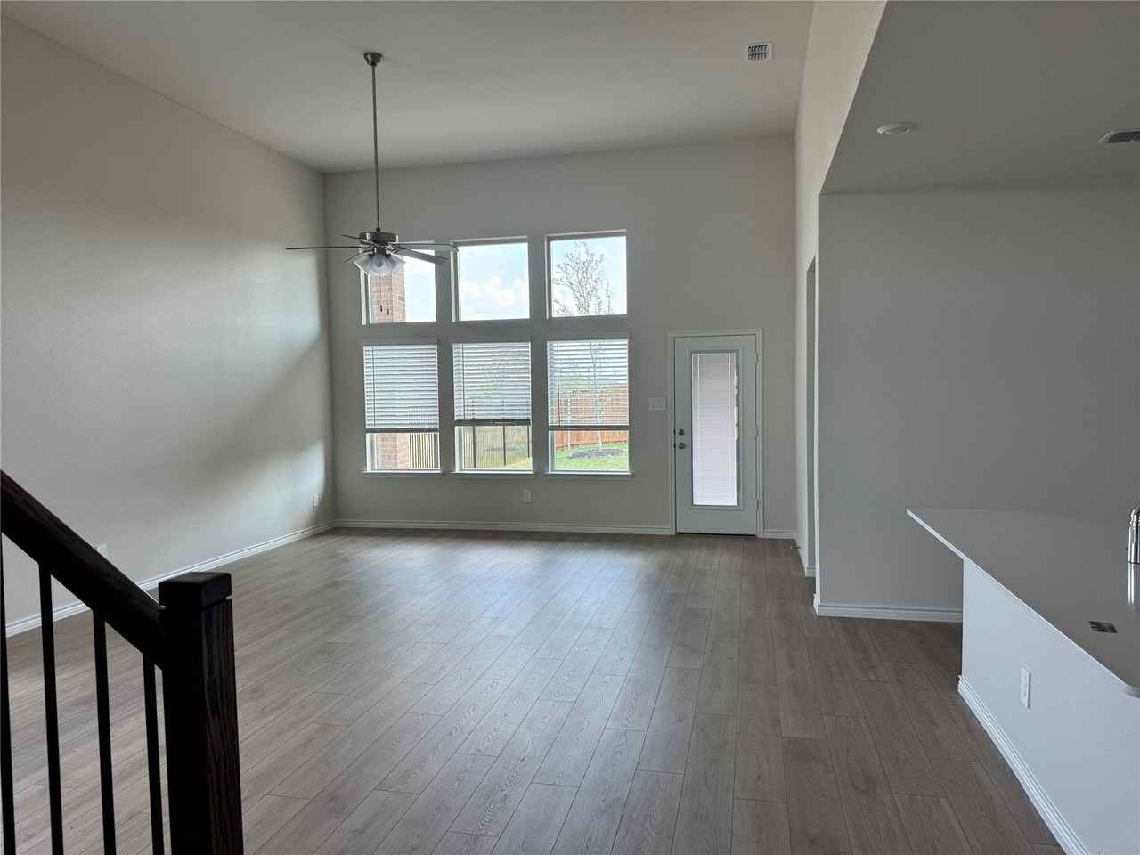 2516 Grapevine Way - Photo 4 of 10