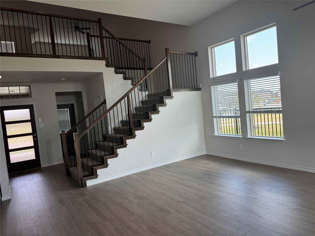 2516 Grapevine Way - Photo 5 of 10