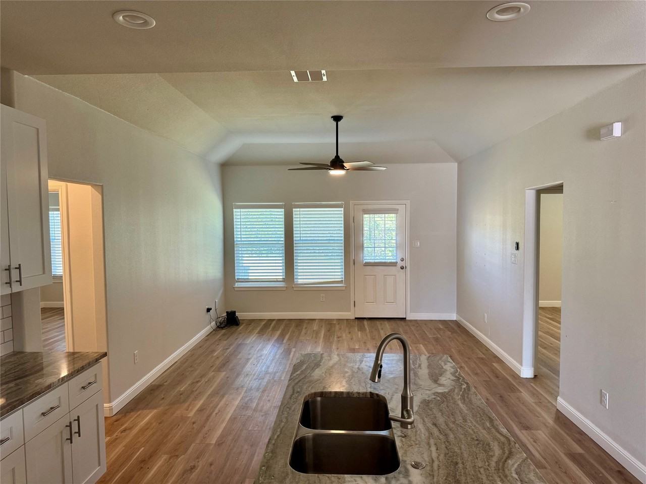 2817 Steepleridge Cir - Photo 4 of 15