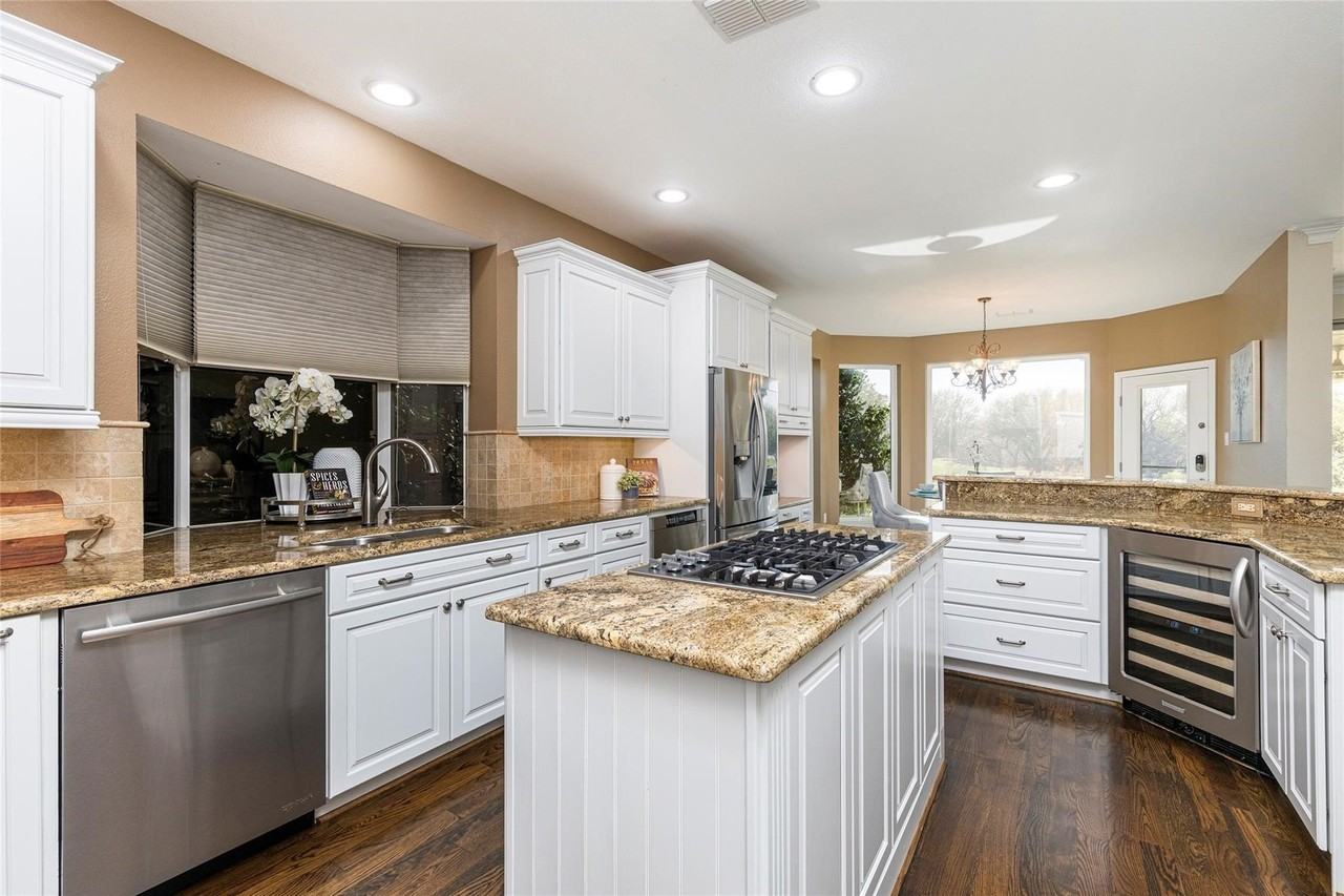 6809 Cedar Ridge Ct - Photo 5 of 13