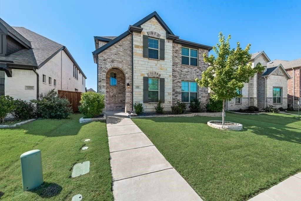 1220 Canuela Way - Photo 2 of 31