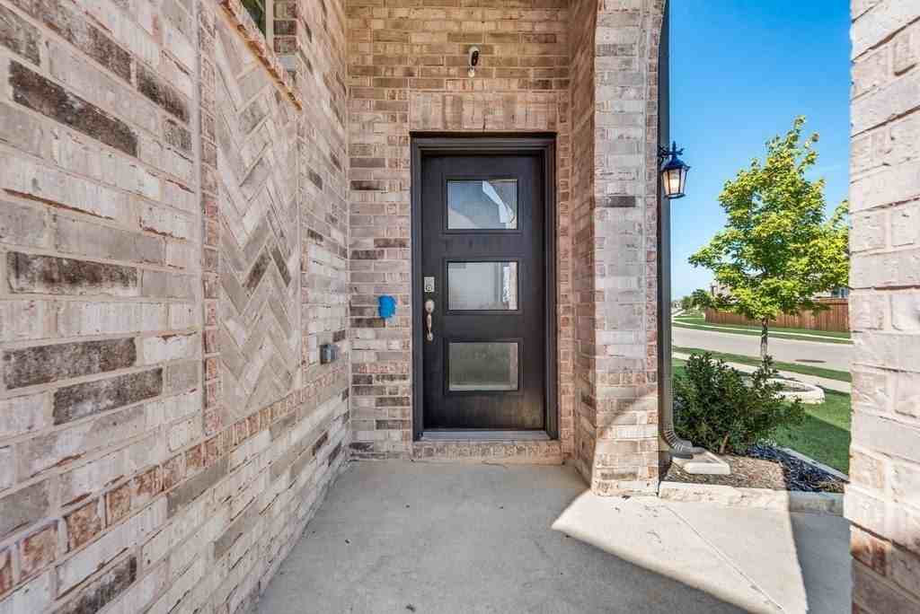 1220 Canuela Way - Photo 3 of 31