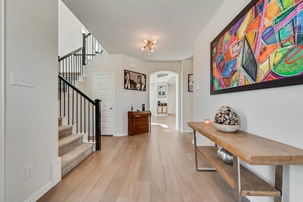 1220 Canuela Way - Photo 4 of 31