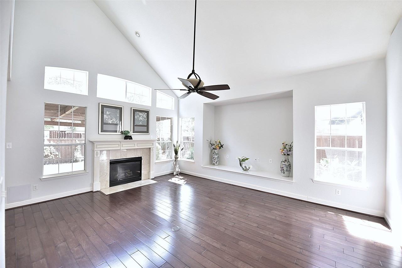 1125 Waterford Way - Photo 2 of 23