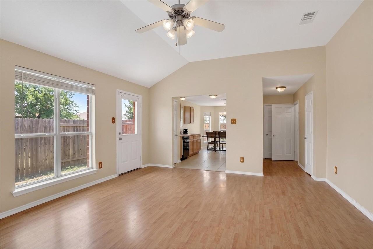 116 Meadow View Ln - Photo 5 of 20