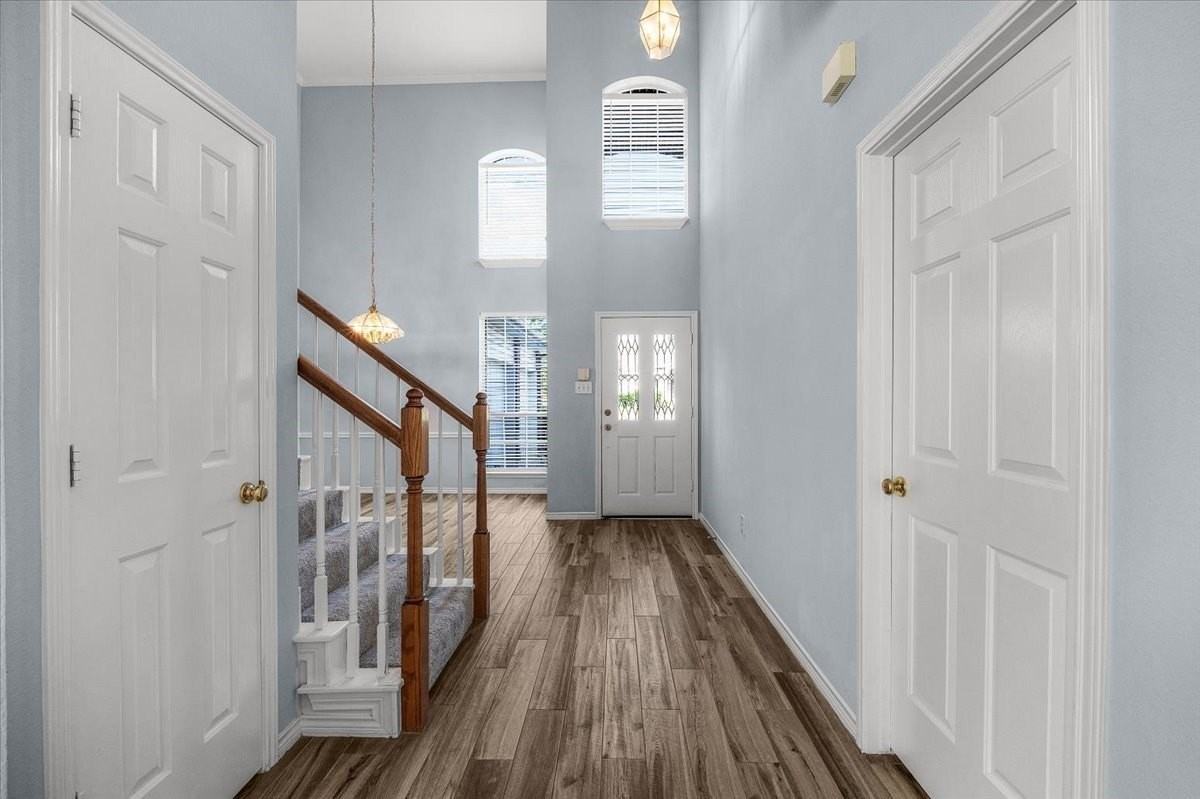 1000 Becker Dr - Photo 4 of 30