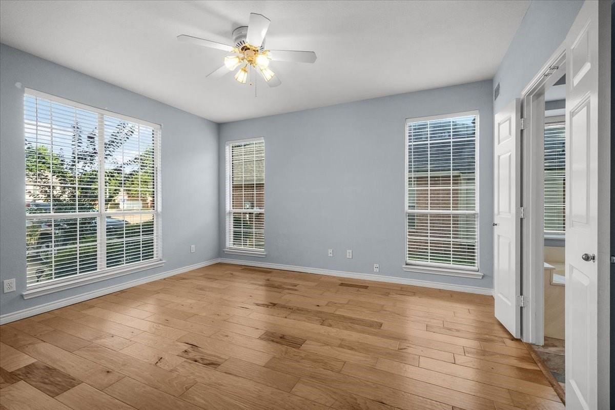 1000 Becker Dr - Photo 6 of 30