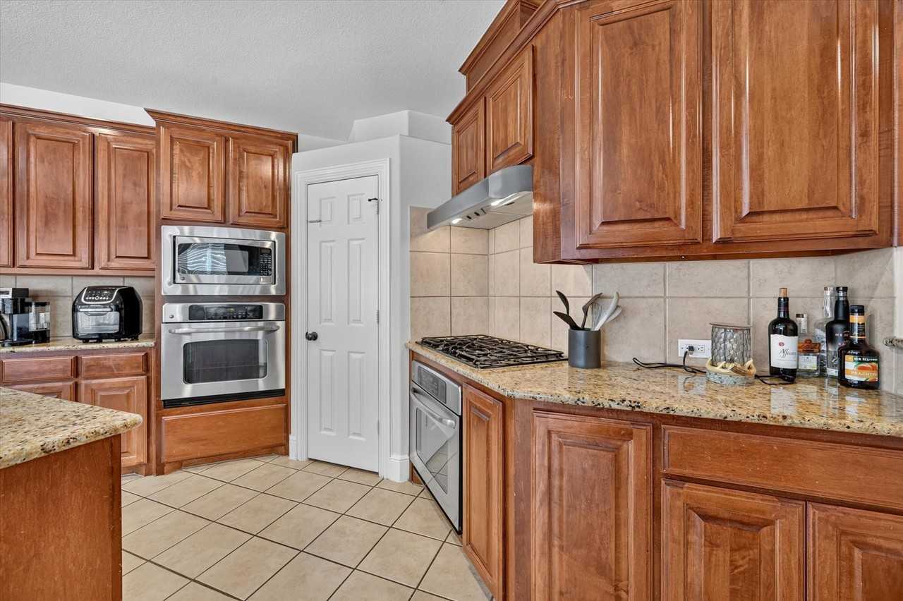 4612 Quiet Cir - Photo 6 of 23