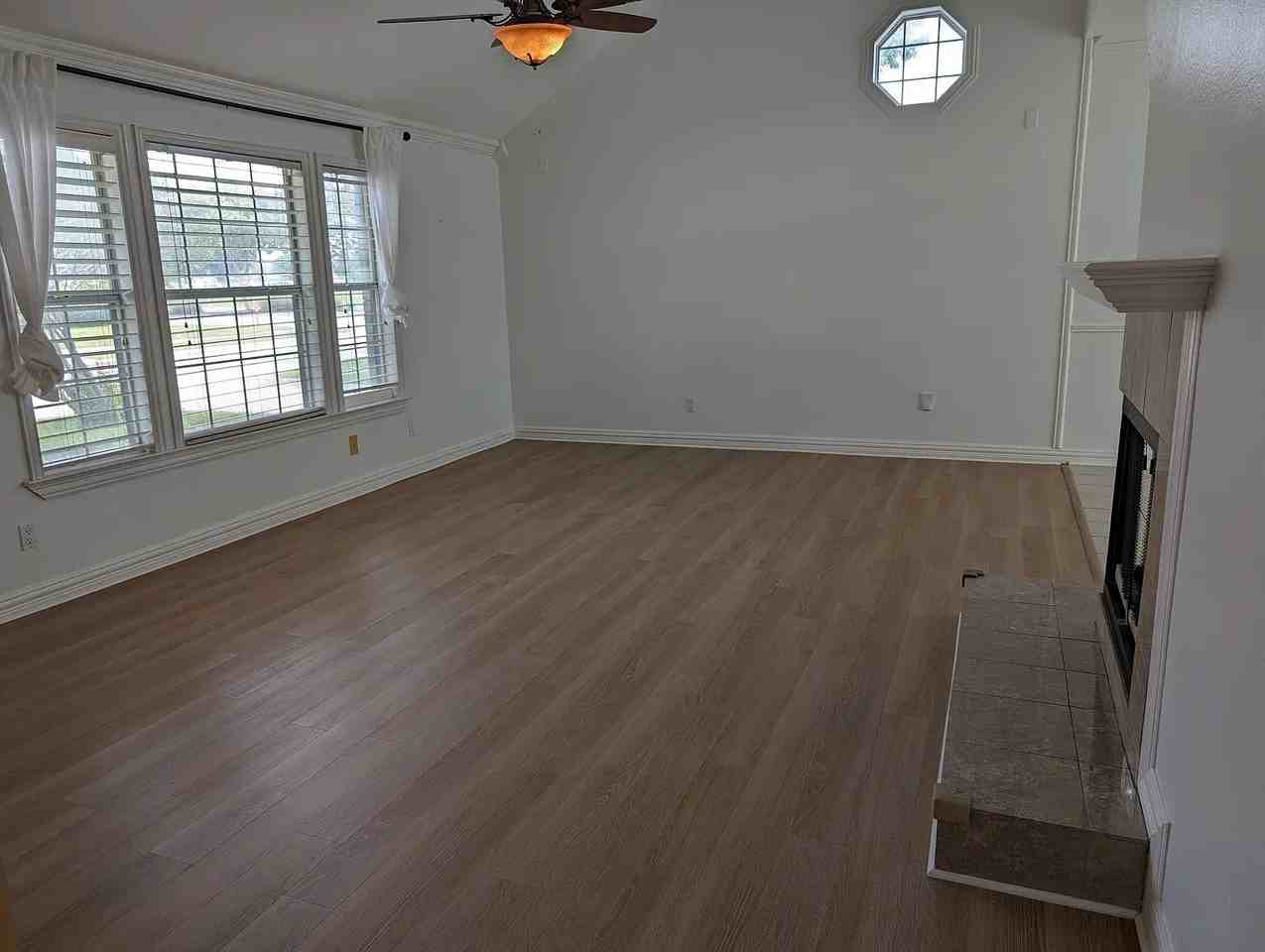 5232 Goodman Dr - Photo 2 of 20