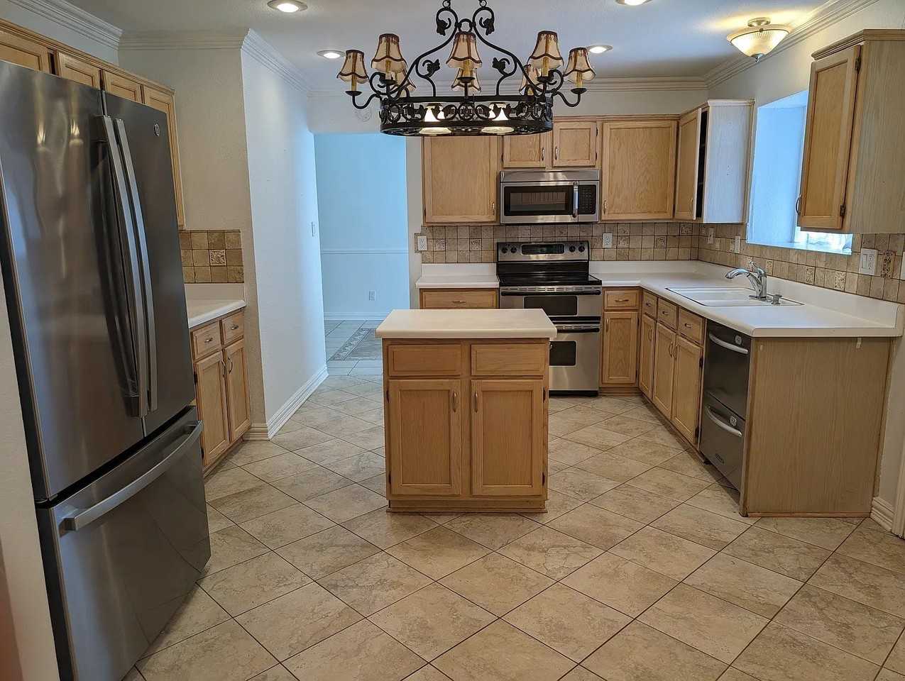 5232 Goodman Dr - Photo 6 of 20