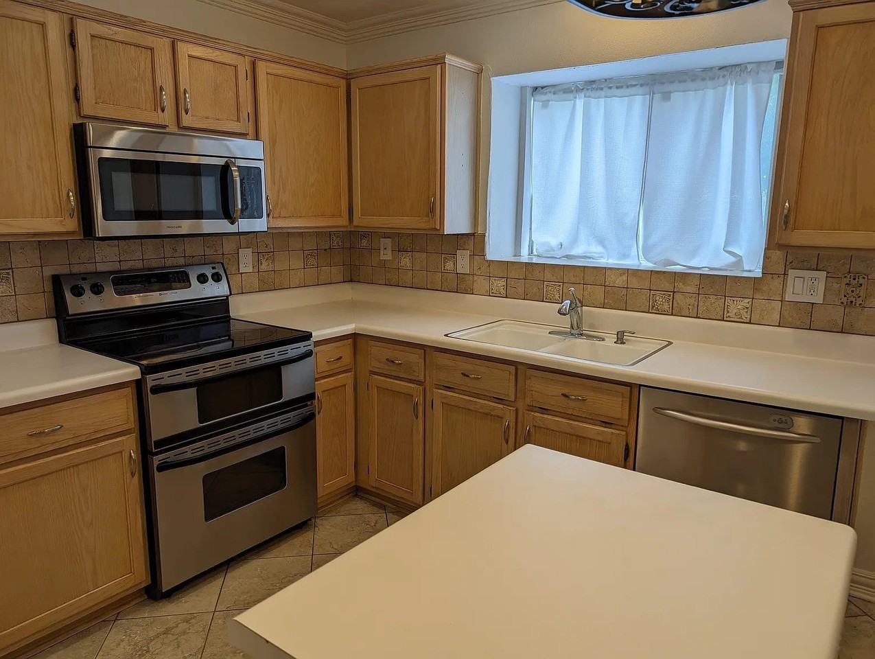 5232 Goodman Dr - Photo 7 of 20