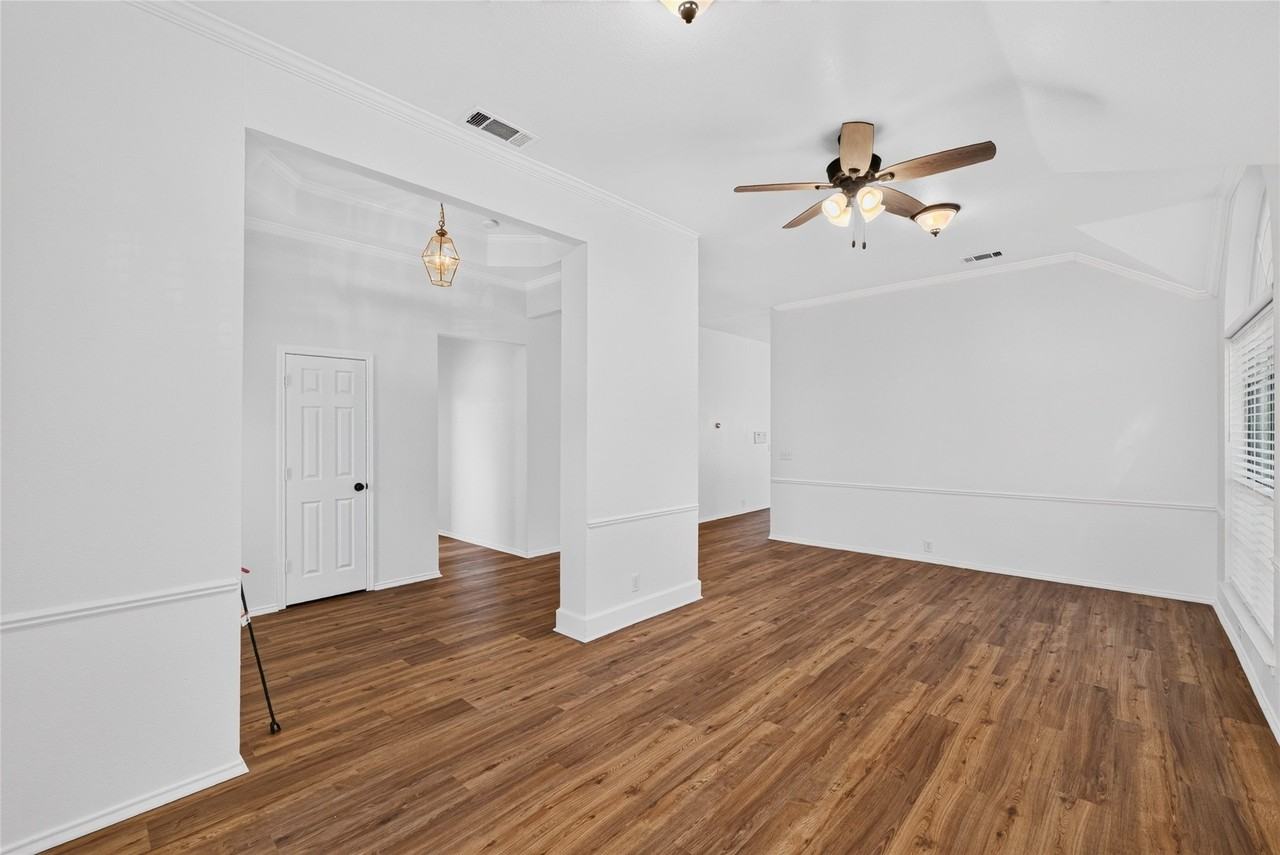 7008 Jasper Dr - Photo 6 of 35