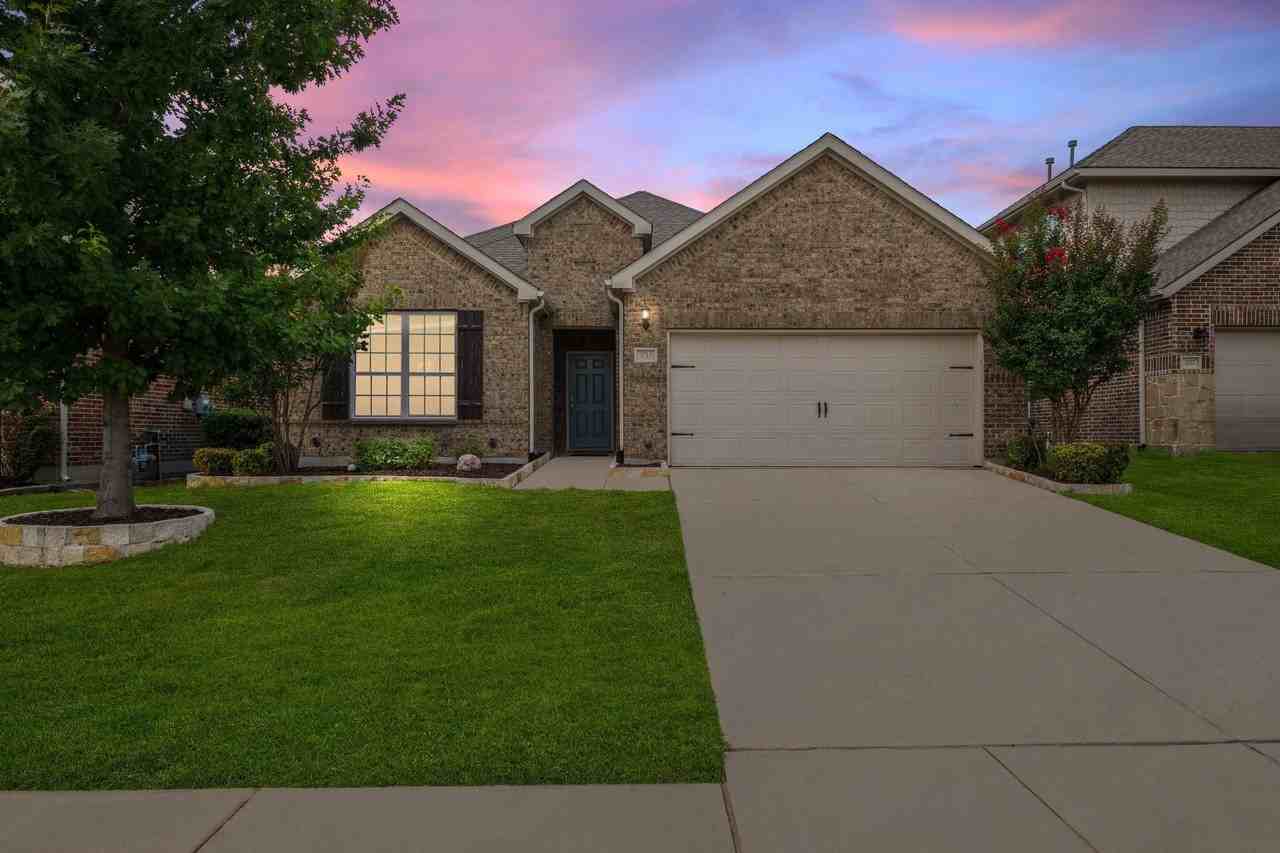 3713 Limousine Pkwy - Photo 2 of 35
