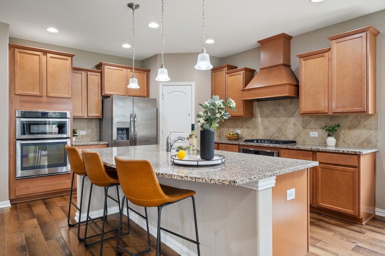 3713 Limousine Pkwy - Photo 6 of 35