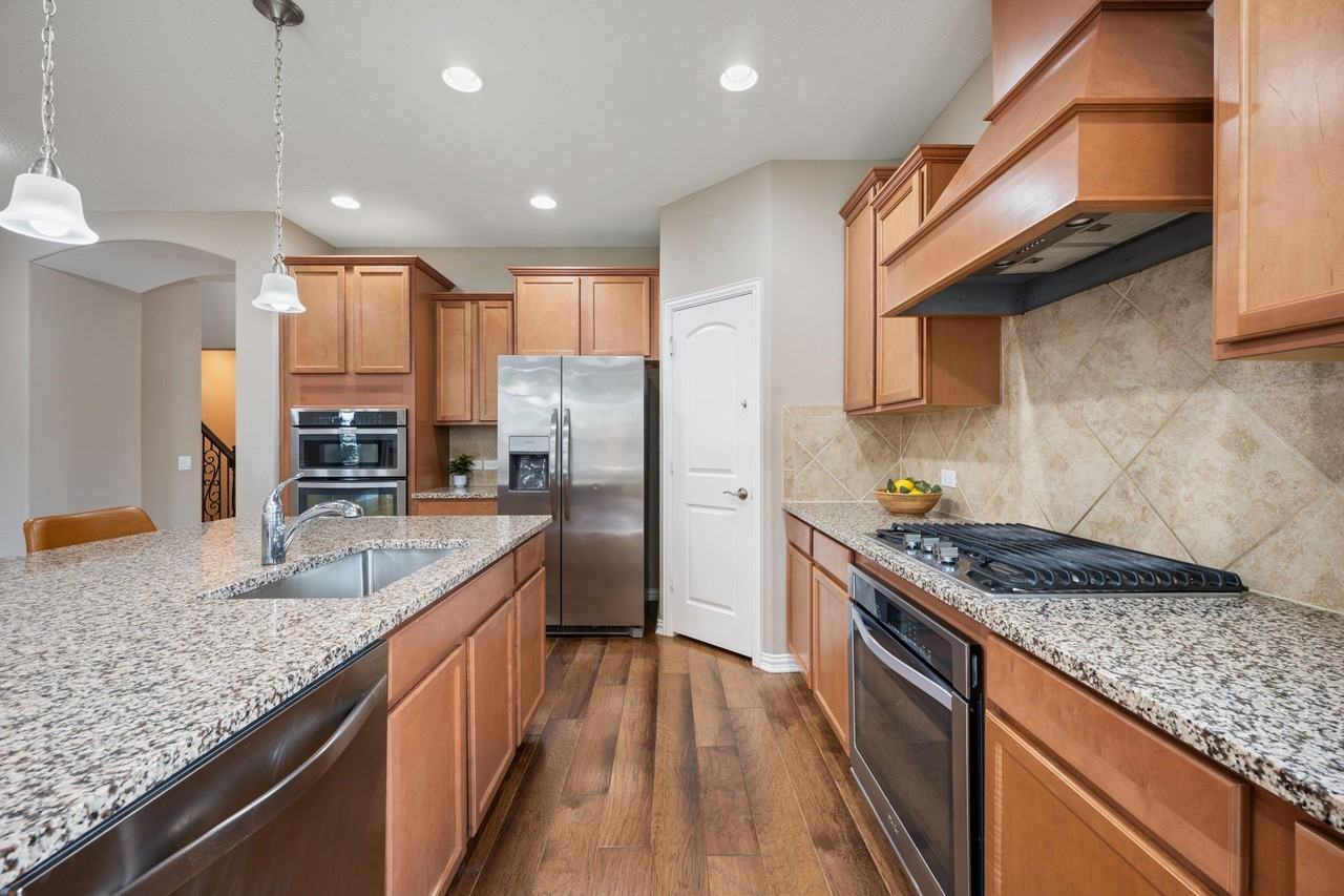 3713 Limousine Pkwy - Photo 7 of 35