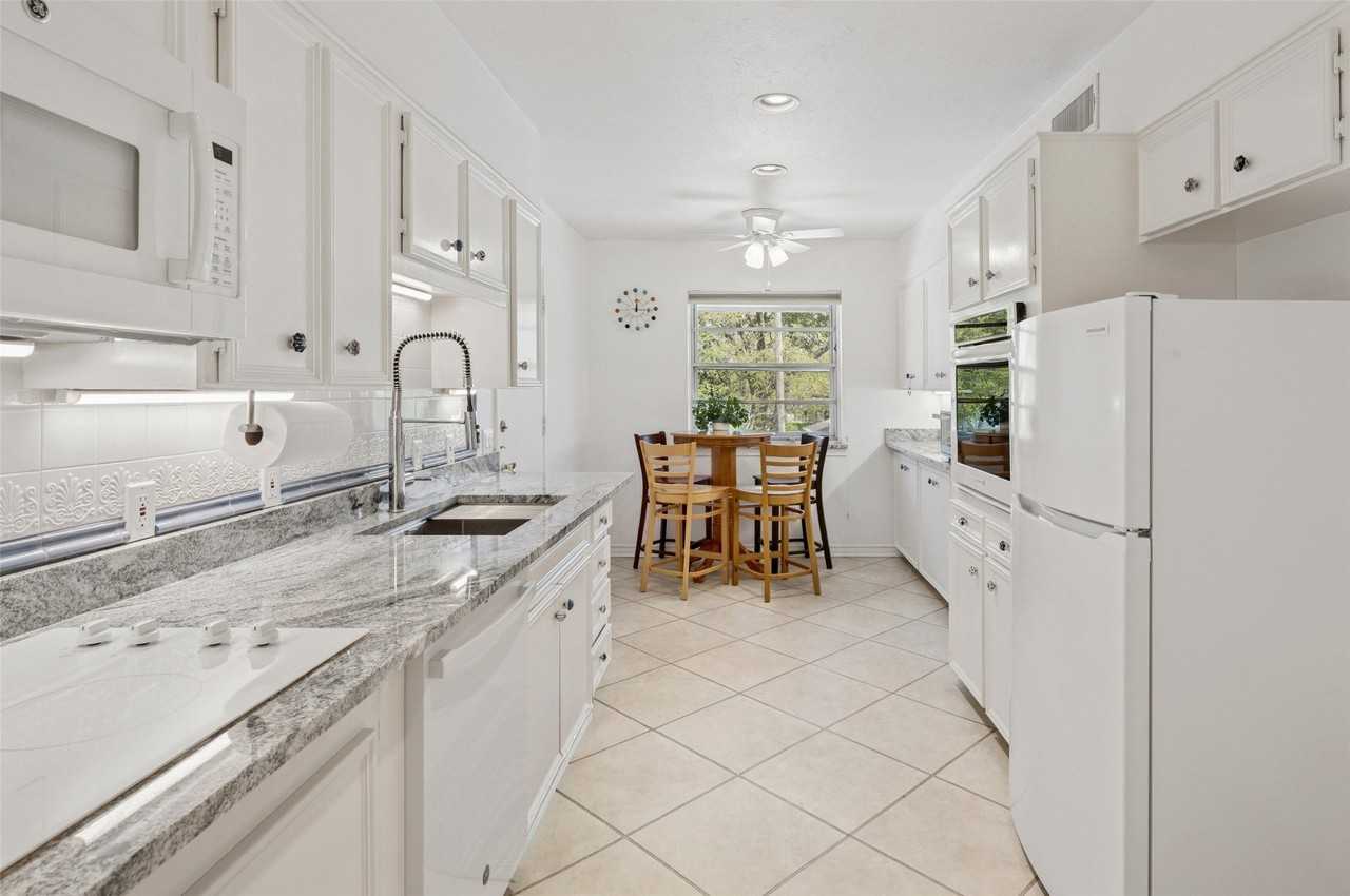 6311 Bandera Ave #D - Photo 6 of 26