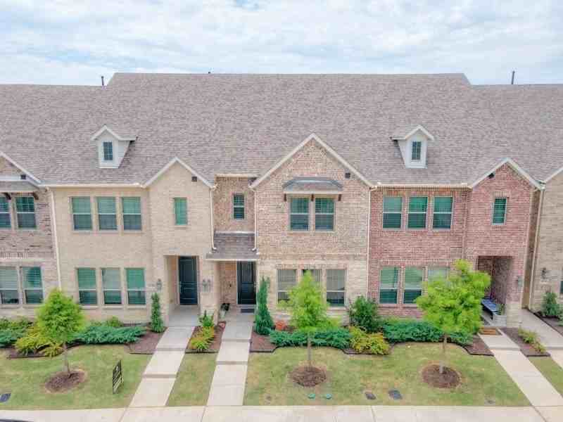 1564 Windermere Way - Photo 7 of 37