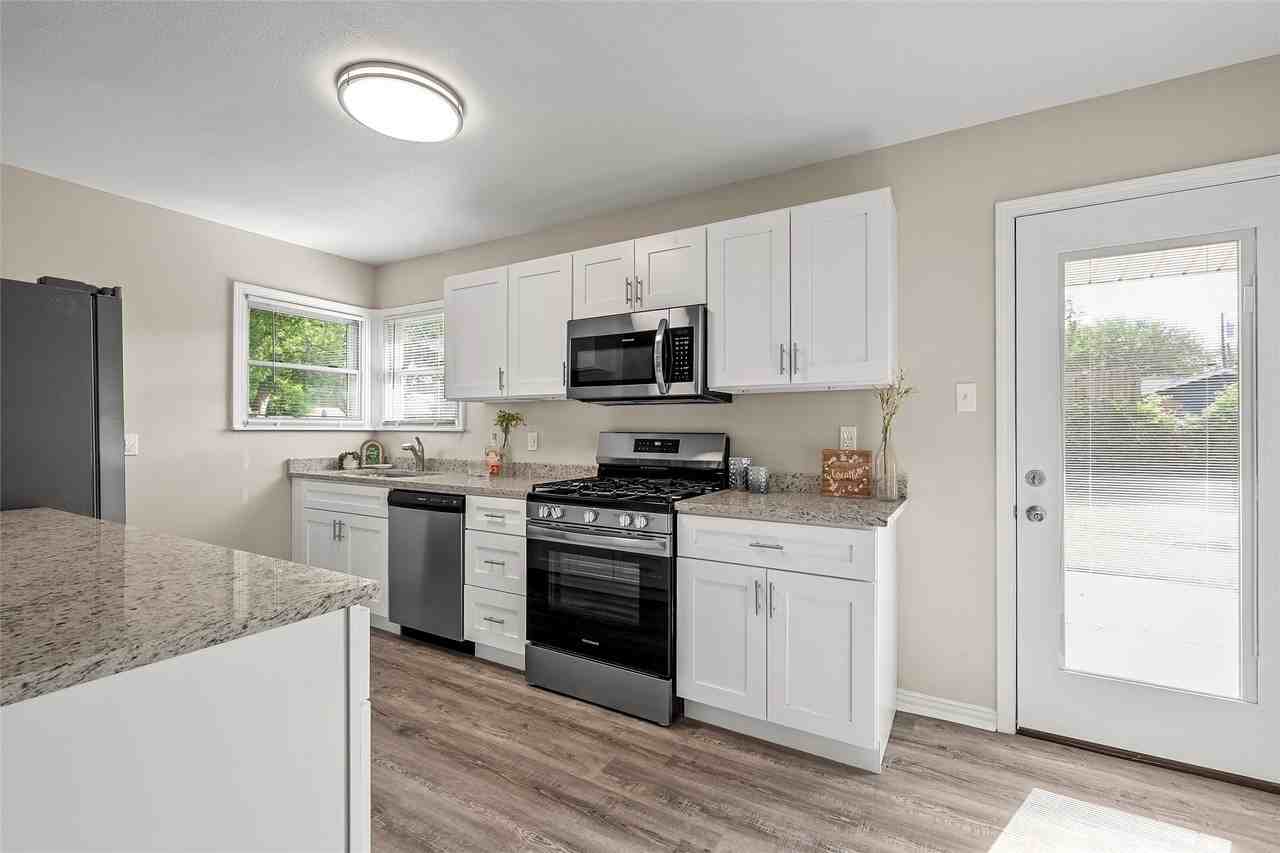 609 N Norma Dr - Photo 6 of 27