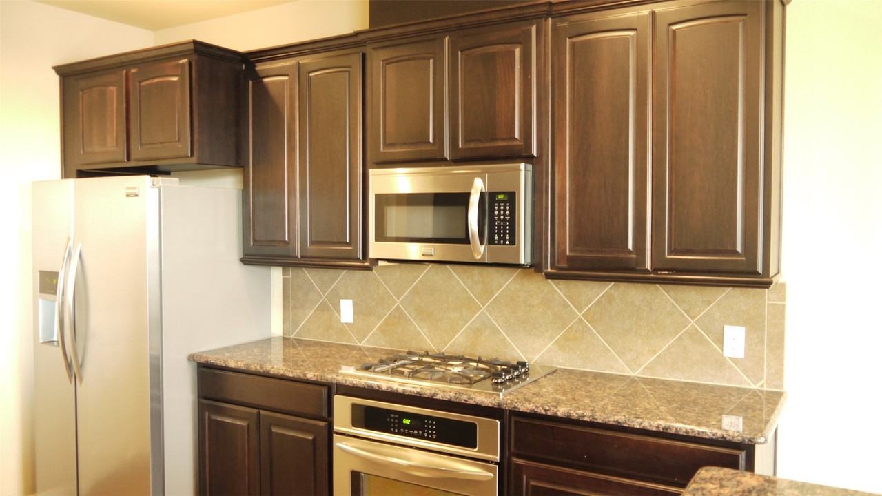 4660 Perthshire Ct - Photo 7 of 19