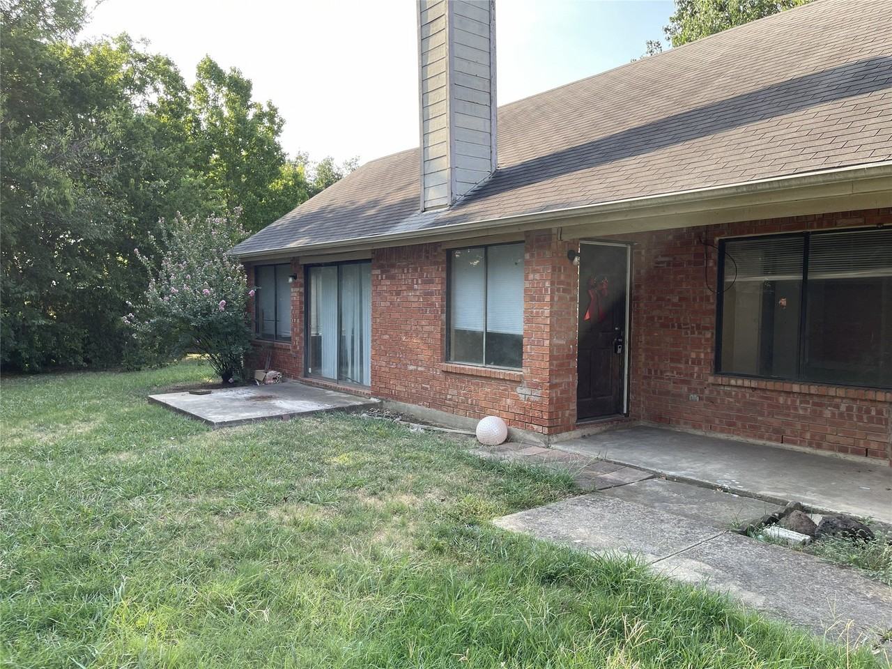 3098 Rustlewind Ln - Photo 3 of 9