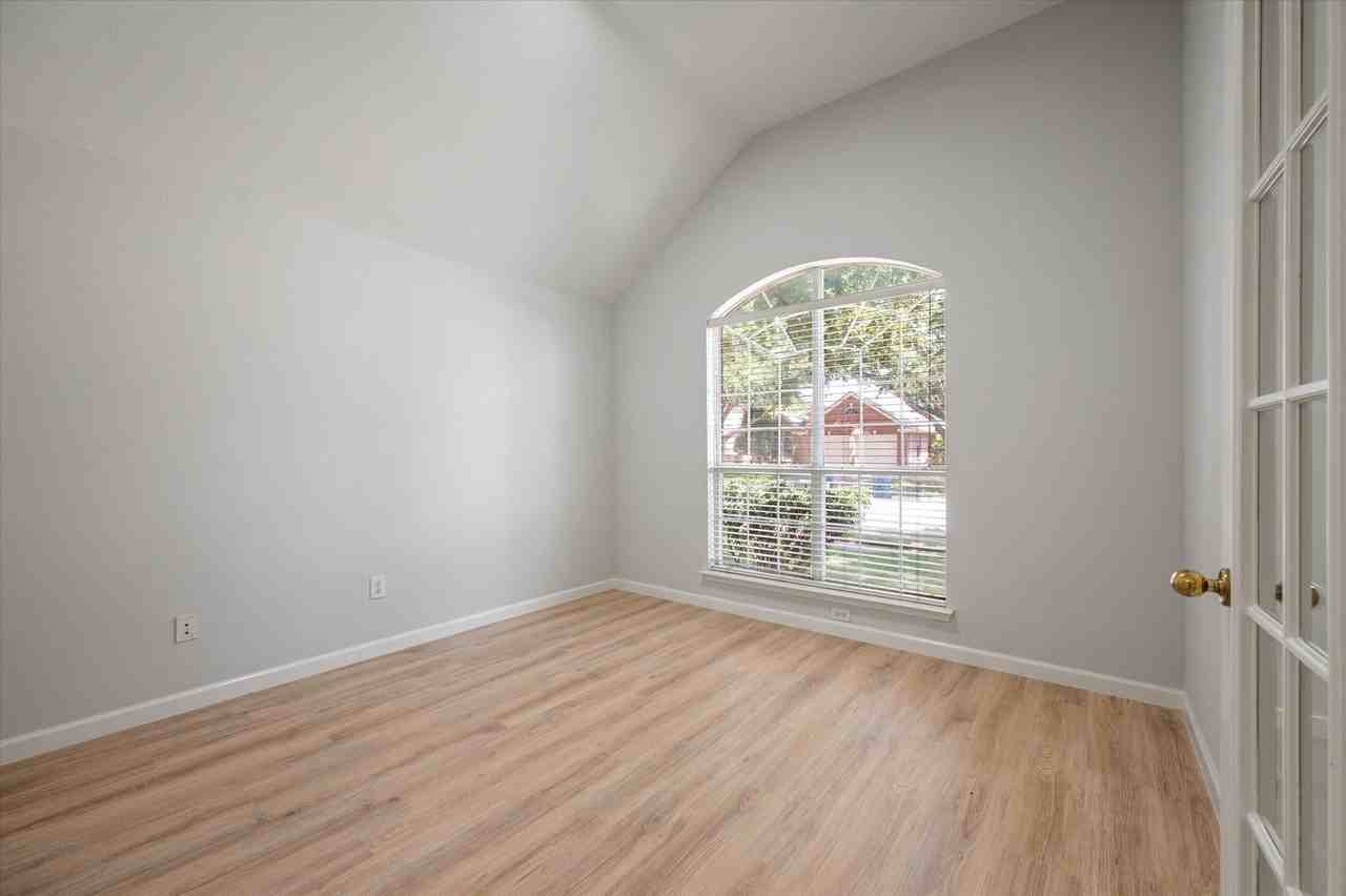 3517 Arbor Creek Ln - Photo 6 of 40