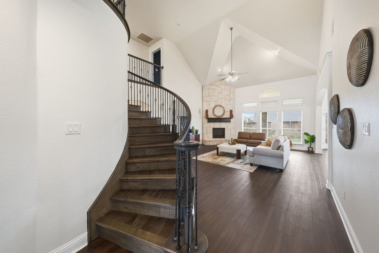 1824 Silvery Canoe Way - Photo 4 of 32