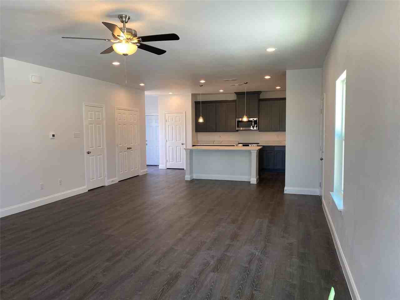 3025 Barling St - Photo 3 of 12