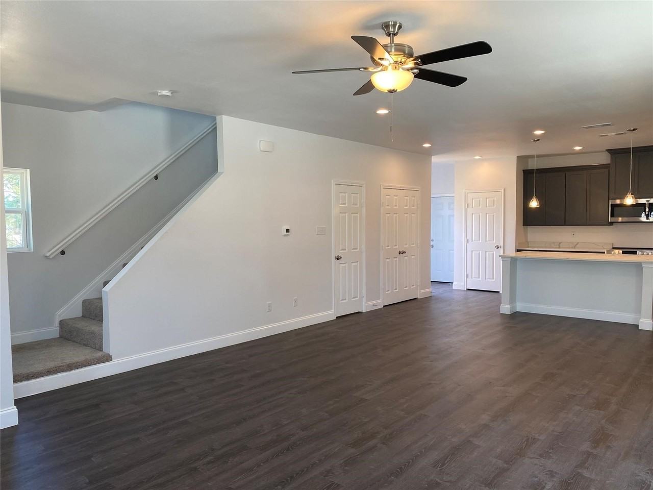 3025 Barling St - Photo 4 of 12