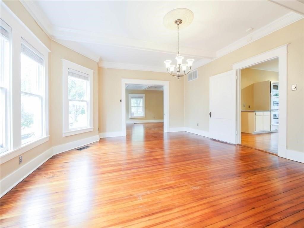 4616 Swiss Ave - Photo 6 of 16