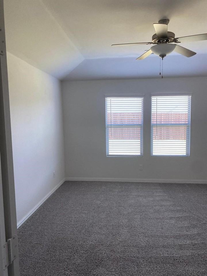 514 Janette Ct - Photo 6 of 18