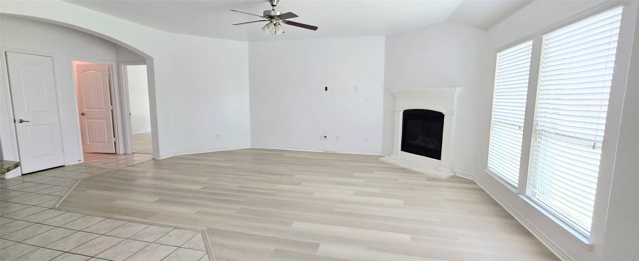 2625 Hillrich - Photo 2 of 17