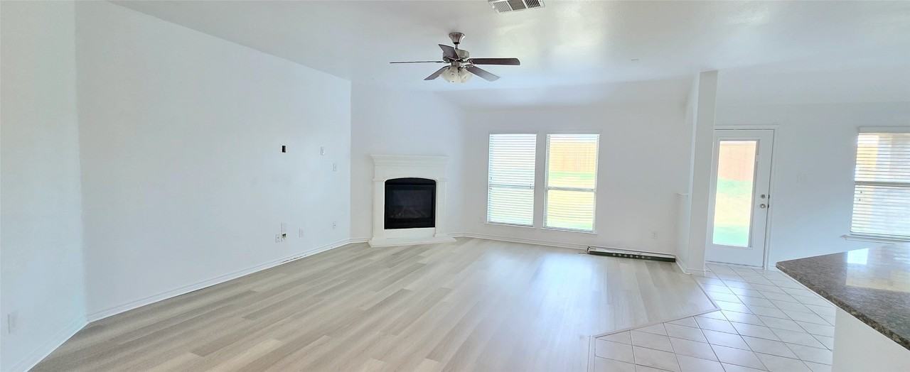 2625 Hillrich - Photo 3 of 17