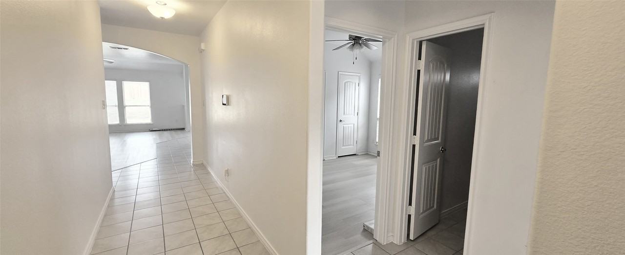 2625 Hillrich - Photo 4 of 17