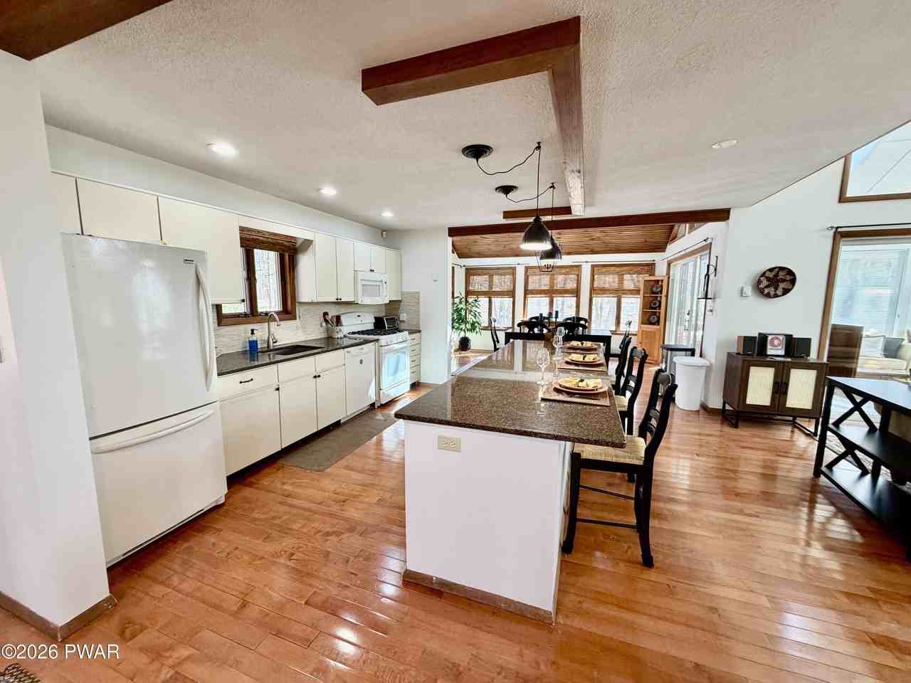 811 Paddock Ct - Photo 2 of 45